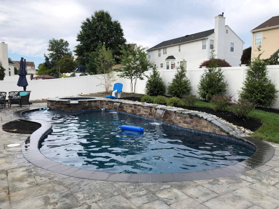 Del Val Pools & Spas